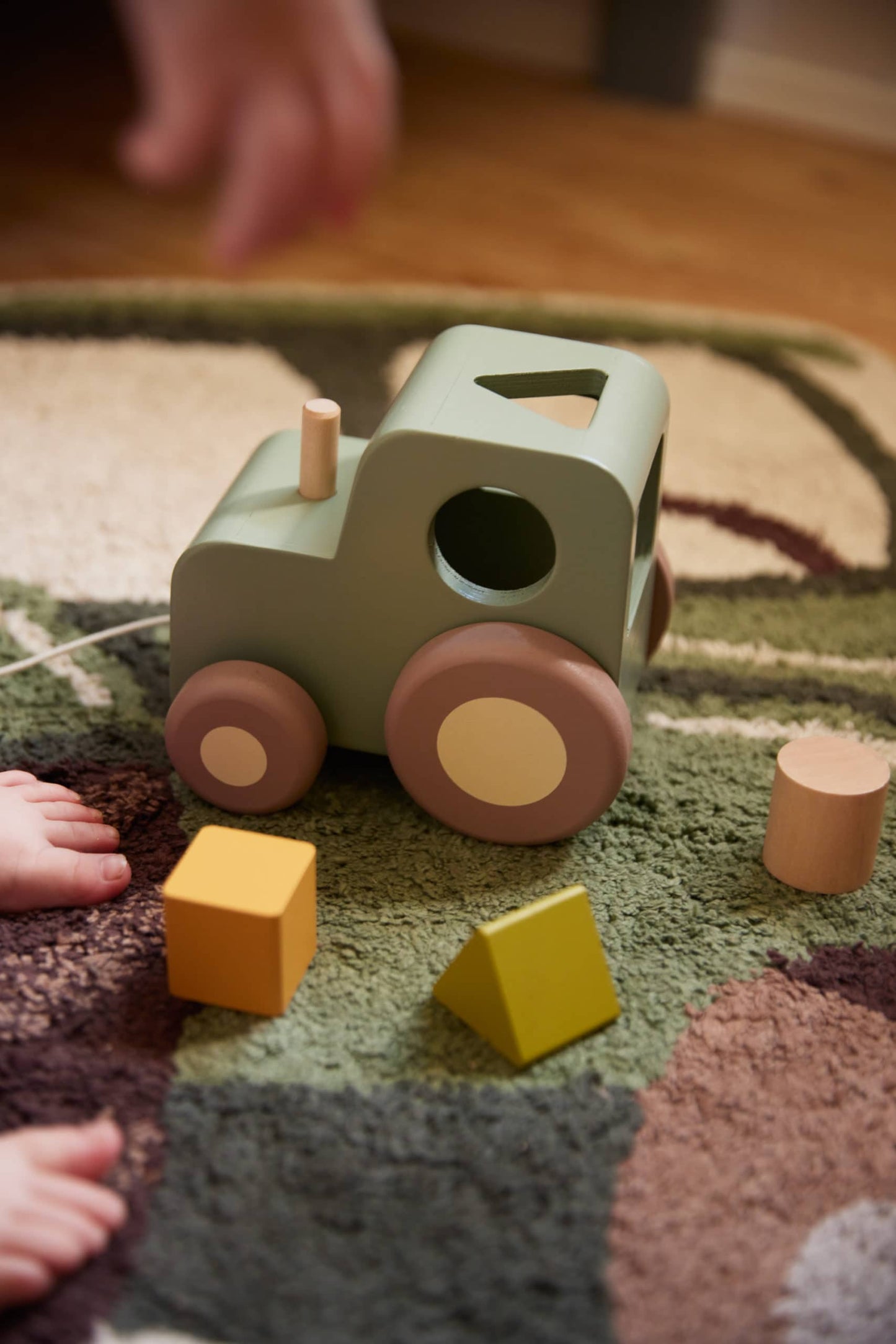Filibabba Traktor zum Hinterherziehen mit Steckspiel