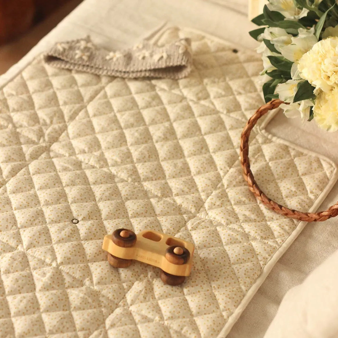 AVERY ROW REISE BABY Wickelunterlage "WILDE KAMILLE"