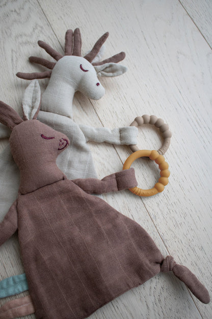 Filibabba Schnuffeltuch mit Beißring - Kaninchen Bella