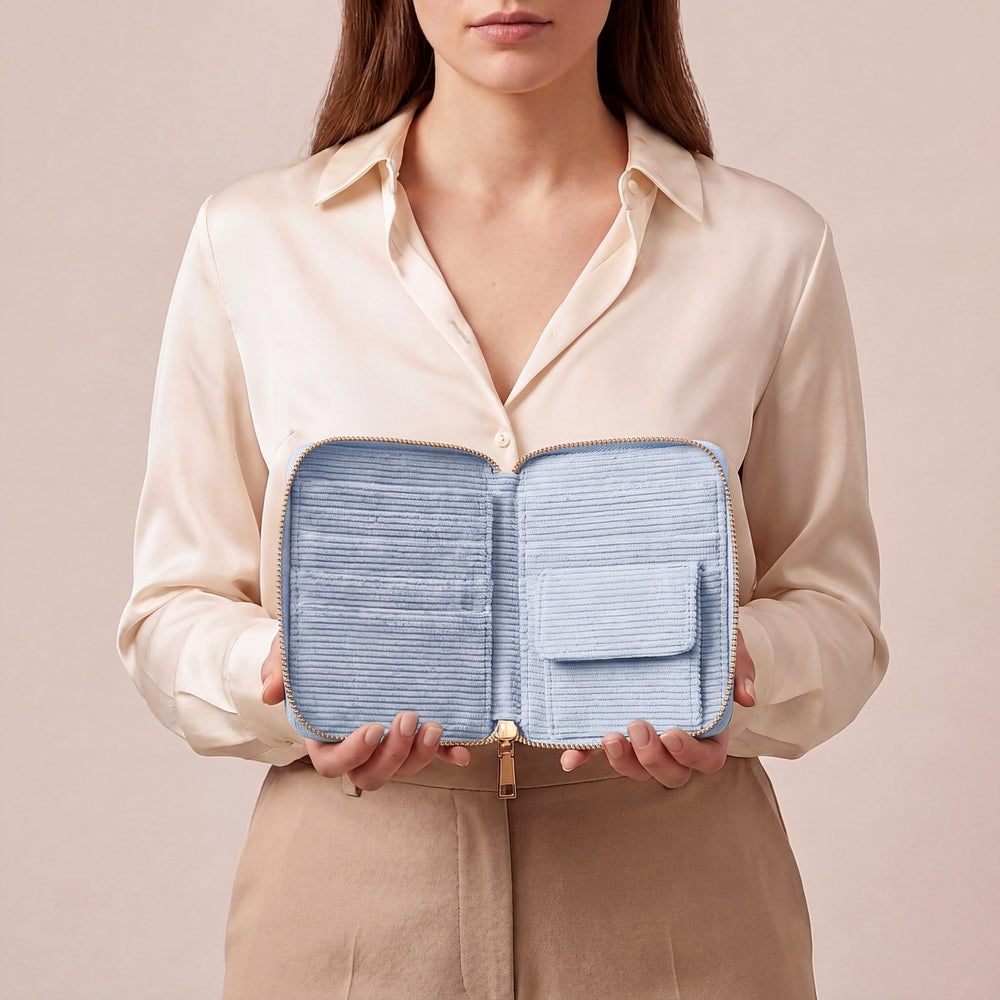 FONDO MEDIUM HELLBLAU – 03